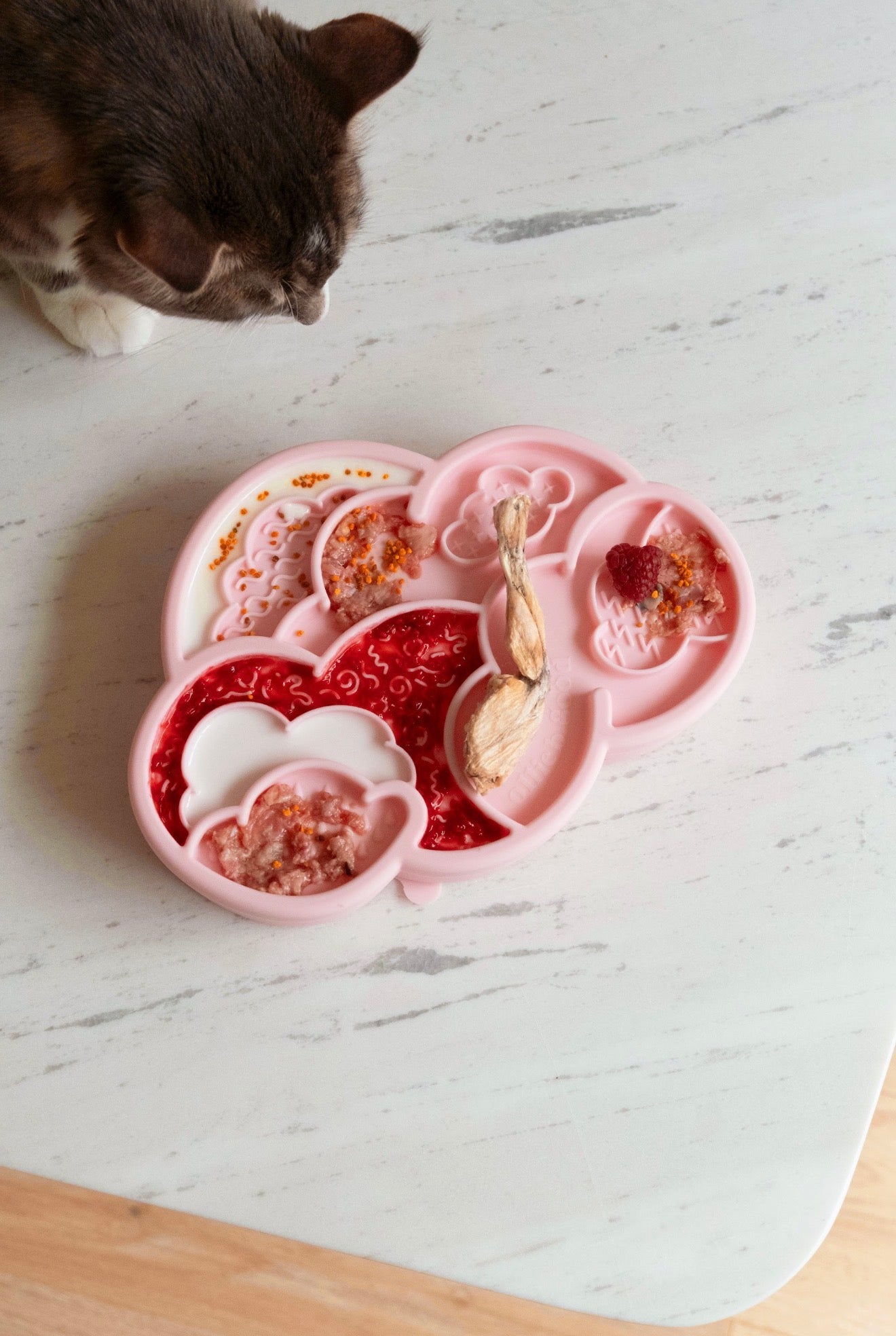 Ollie B Good Cloud Nine Lick Mat & Lid (preorder)