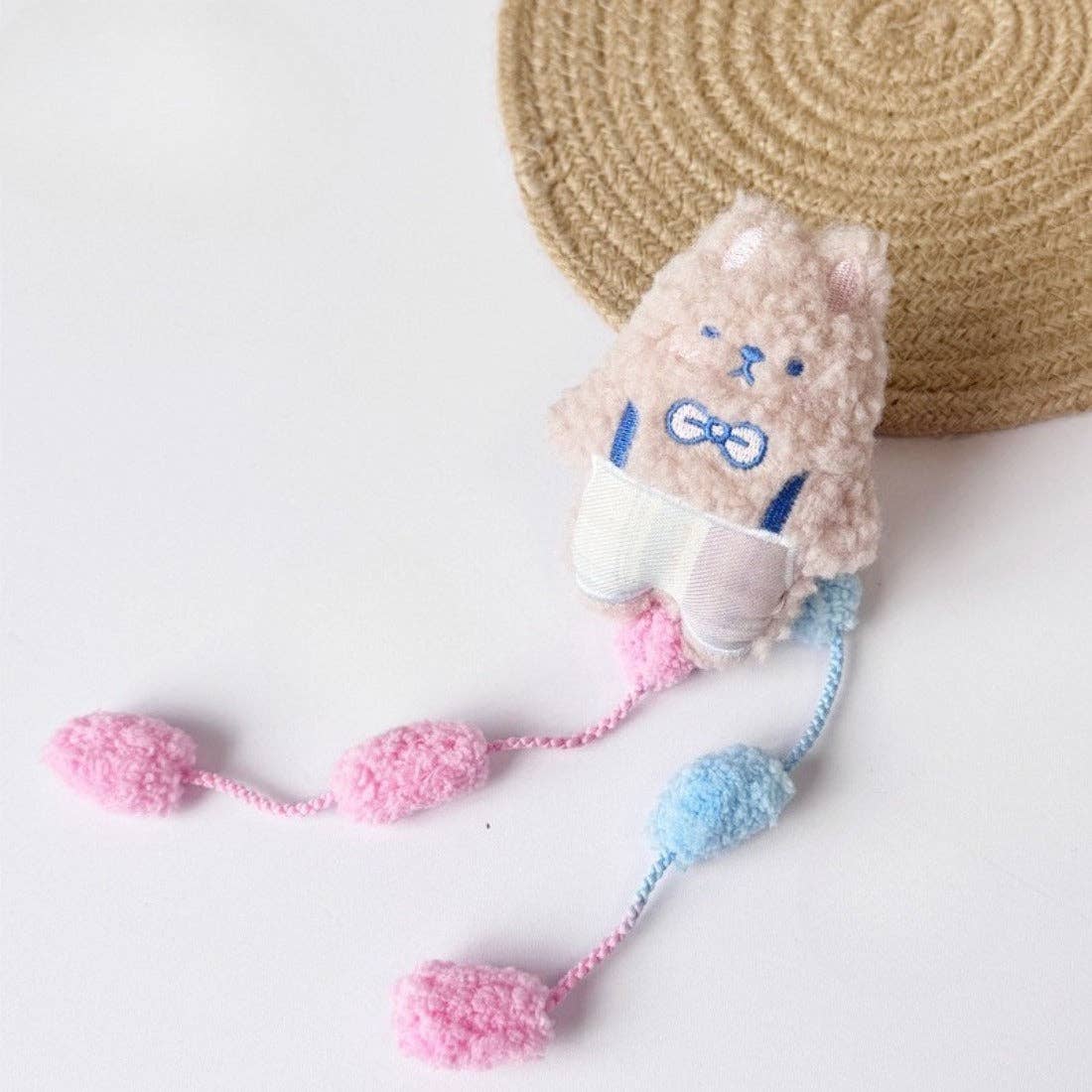 Moo - Plush Cat Toy with Interactive Pom Tail