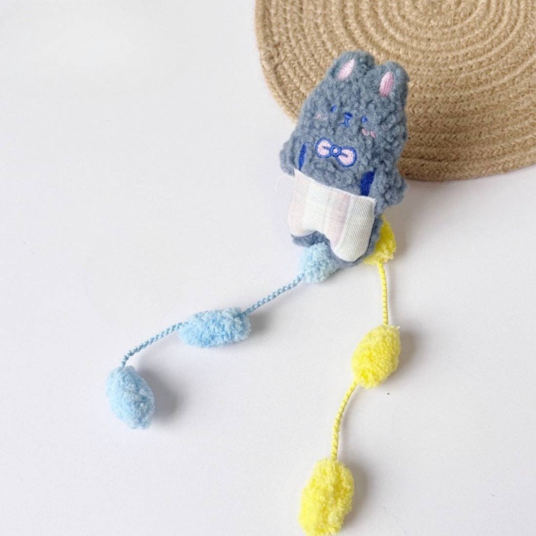 Moo - Plush Cat Toy with Interactive Pom Tail