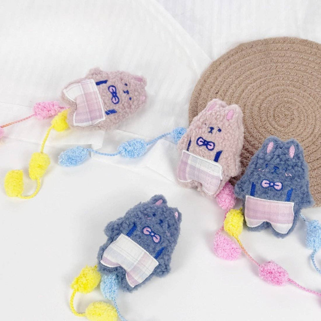 Moo - Plush Cat Toy with Interactive Pom Tail