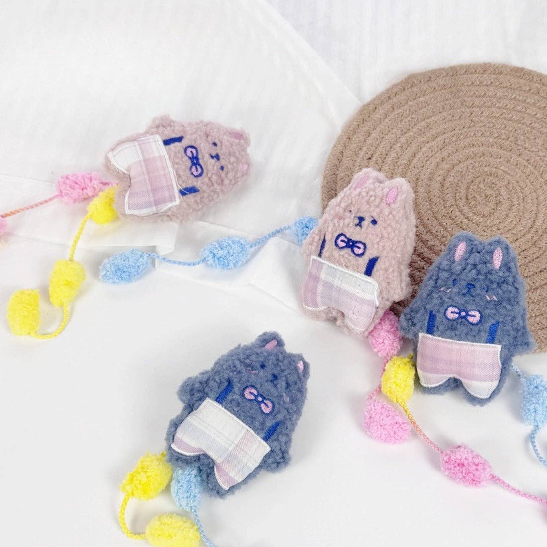 Moo - Plush Cat Toy with Interactive Pom Tail