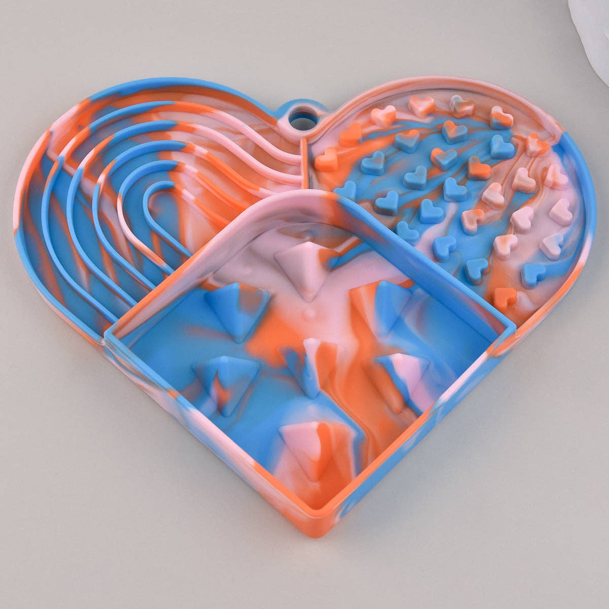 Bowlo -  Heart-Shaped Lick Mat