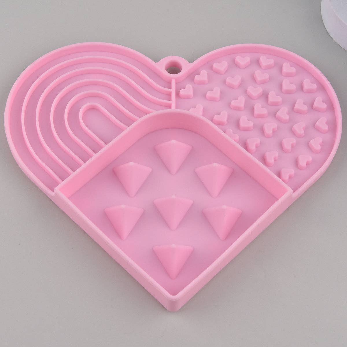 Bowlo -  Heart-Shaped Lick Mat
