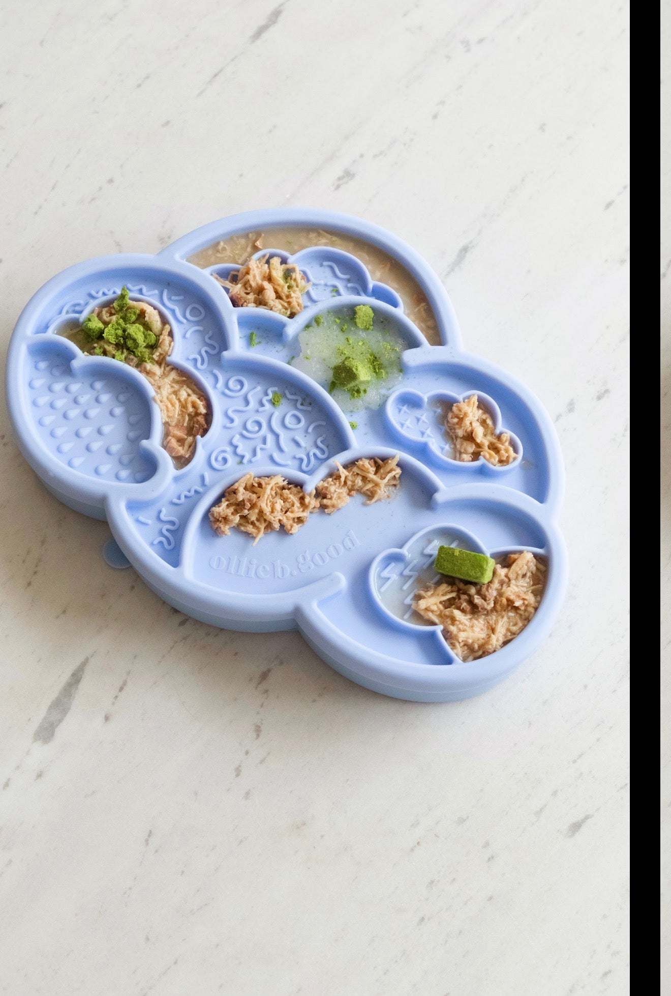 Ollie B Good Cloud Nine Lick Mat & Lid (preorder)