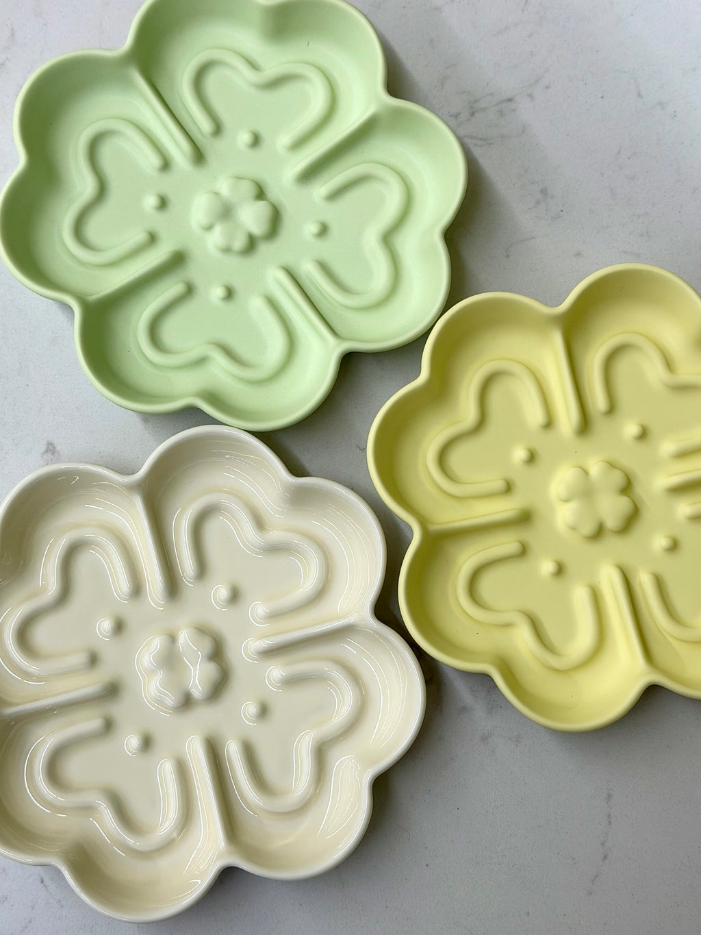 Spring Cat Village Handmade Ceramic Feeder 🐱 🐶 Lucky Clover 🍀